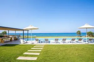 Liam Beach Front Luxury Villa with 100m2 infinity pool - Soroni
