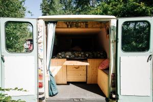 Campings Logement insolite L-heureux hasard - van vintage : photos des chambres