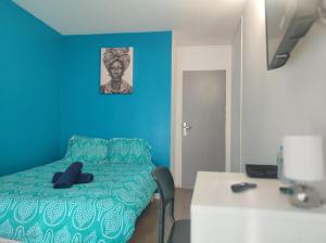 B&B / Chambres d'hotes Paris cosy private room with shared space - Chambre privee avec espace commun Paris : photos des chambres