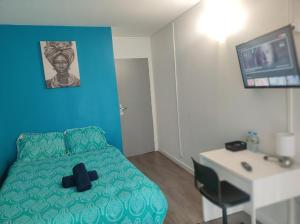 B&B / Chambres d'hotes Paris cosy private room with shared space - Chambre privee avec espace commun Paris : photos des chambres
