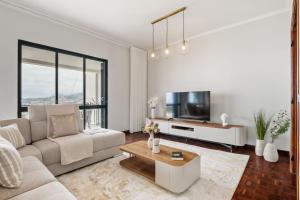 Glimpse of the City by Homie