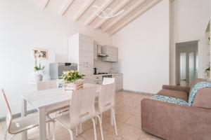 Bagno Conte Rosso - Beachfront Suites & Apartments