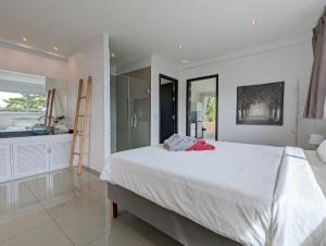 Poolside Apartments and Rooms - by KohChangVillas