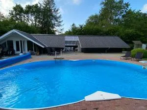 Sommerhus med udendørs pool i Arrild Ferieby - Toftlund