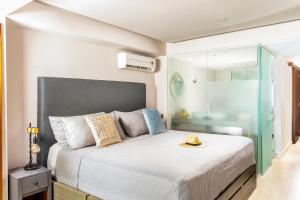 Harbor3008A Spectacular Beachfront Condo by Moikkarentals