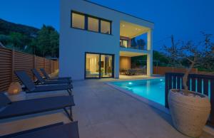 Villa Viverum with heated salt water pool