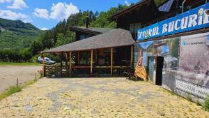 PENSIUNEA IZVORUL BUCURIEI