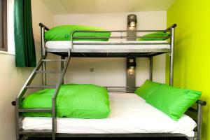 Triple Room with Private Bathroom room in YHA South Downs