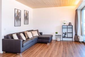 Apt Marlis 180 lake view Swimming Pool and Parking