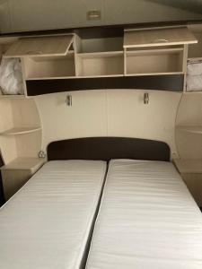 Mobil home 4 pers dans camping 5 étoiles avec piscine et accès plage direct