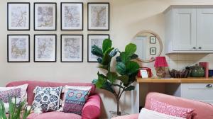 Bright & Beautiful Open Plan Coach House Painswick