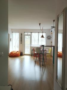 Astell Superior Studio