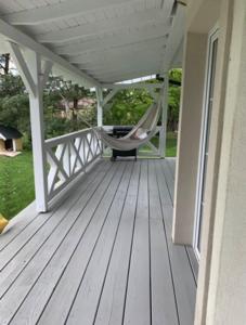 Piękny dom nad jeziorem Zegrzyńskim z basenem - 3 sypialnie