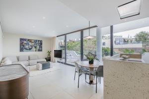 Modern apartment Pedro, Higueron reserve