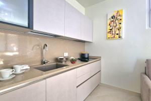 Soleil Apartment - Front Lake