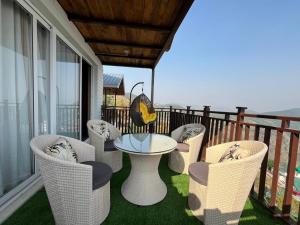 Hotel Wood Winds - A Best Valley View Hotel