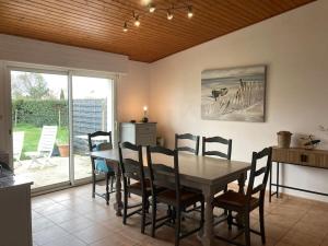 Maisons de vacances Maison calme avec garage et jardin clos avec menage inclus : photos des chambres