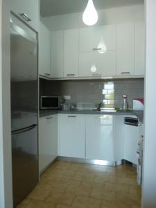 Mandraki House Upper, 100m from Kaminaki Beach