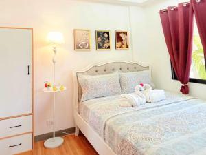 Secluded Apartment with Full Kitchen & Balcony Garden View