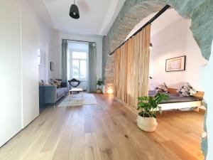 LArco Trieste studio living 5