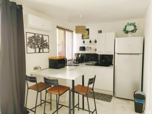 Appartements Appart 1 ch renove avec piscine : photos des chambres