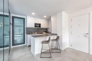 ViVi Homes - Sunny Views Wellness, Gym, Pool & Sea view
