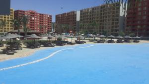 تمتع بالإقامة في شاليه فندقي بمنتجع جولف بورتو مارينا الساحل الشمالي العلمين - Enjoy your stay at Golf Porto Marina Resort El Alamein - North Coast