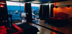 Black Swan BDSM Erotic Apartament