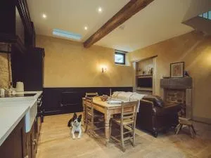 The Old Timber Store - Stanton in Peak