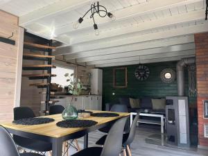 Domki przy Wesołej - Ubytování bez kategorie ve městě Wiele