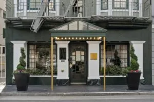 Inn at the Opera - Little Osaka