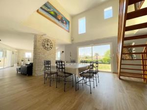 Villas villa spacieuse avec piscine, jacuzzi : photos des chambres