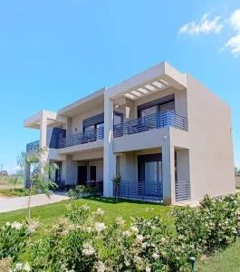 Nostos Suites - 皮尔戈斯