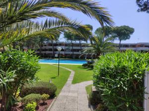 Monolocale con piscina e terrazzo