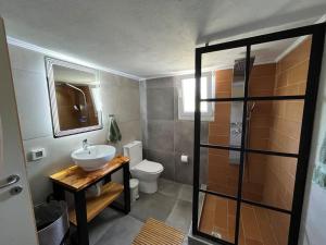 Vrysses Lodge Michael Stelianos