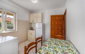 2 Bedroom Nice Apartment In Crikvenica 