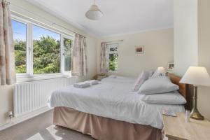 Meadow View Blue Anchor