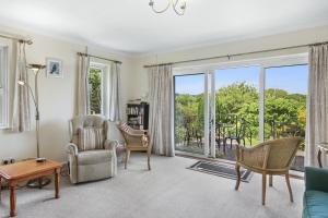 Meadow View Blue Anchor