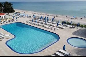 Enjoy the beauty of Sunny Isles