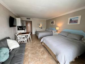 Enjoy the beauty of Sunny Isles