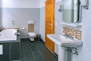 CBlue "Apartmenthaus Captain Hook"