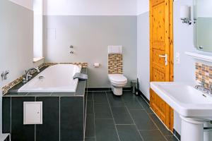 CBlue "Apartmenthaus Captain Hook"