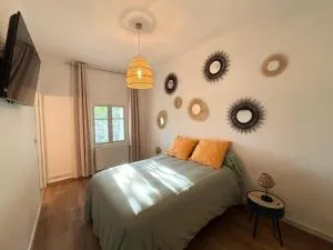 Appartement eygalieres avec petit jardin - إيجالييغ