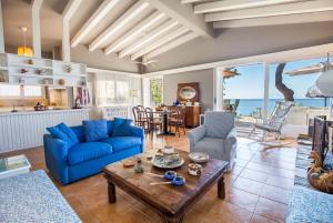 Cleo beachfront villa