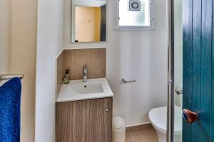 Little Greece, Santorini Estate