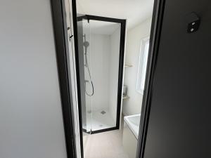 Le Laurier, mobil-home climatisé avec vue sur mer