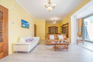 Apart-rent Casa con piscina Montgri 0125