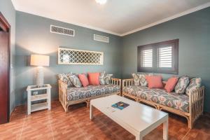 Seaside Bliss with pool and spectacular view