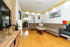 Apartment Sanja Kolovare Beach 