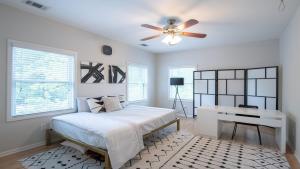 West Midtown 2 2 - Top Floor private parking